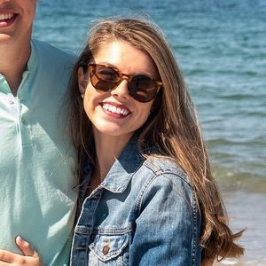 Meet your Posher, @wholeboutique